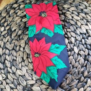 Poincetta Christmas tie